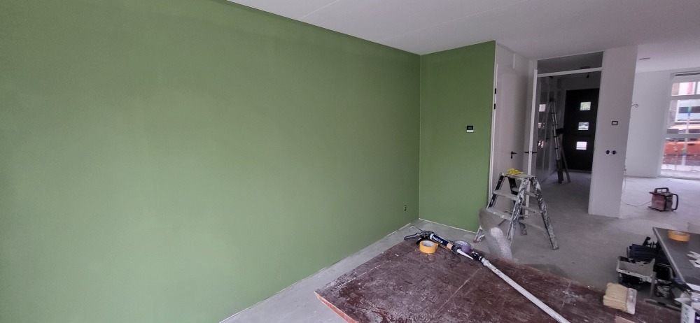nieuwbouwwoning met renovlies in een groene kleur
